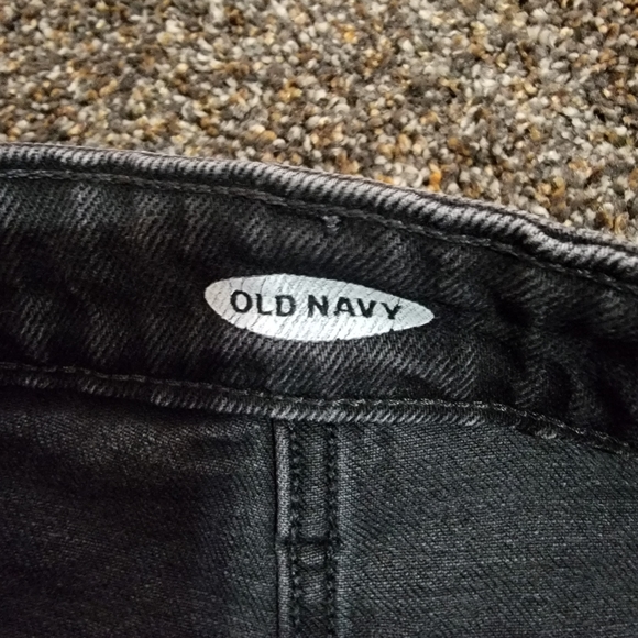 Black Old Navy Ripped Jean Skirt - Picture 6 of 8